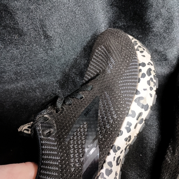 Brooks Black and White Athletic Shoes - Picture 11 of 14